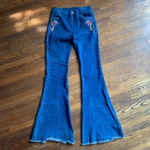 NWOT Flying Tomato Embroidered Jeans - Bell Bottoms/Flare